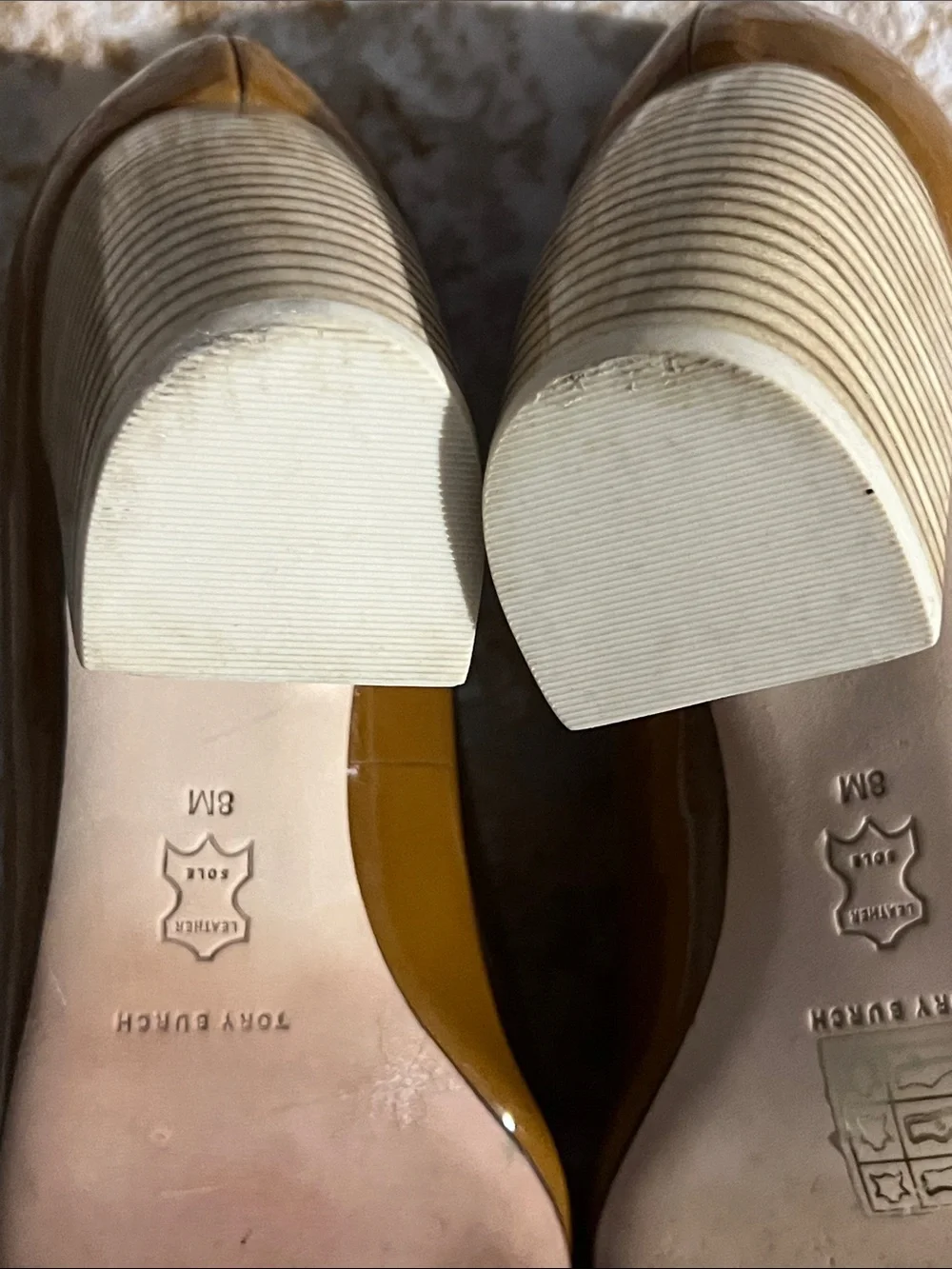 Tory Burch Banana Heel Pump Brown Caramel Patent Leather Curved Heel